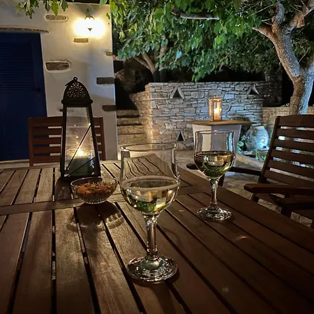 Traditional Stone House - Tarabados Tinos Kámbos