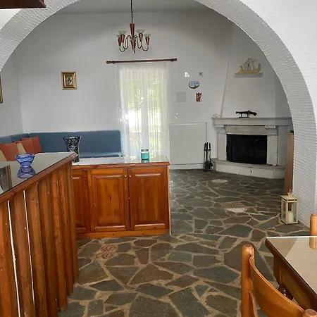 Traditional Stone House - Tarabados Tinos