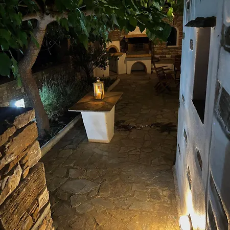 아파트 Traditional Stone House - Tarabados Tinos Kámbos