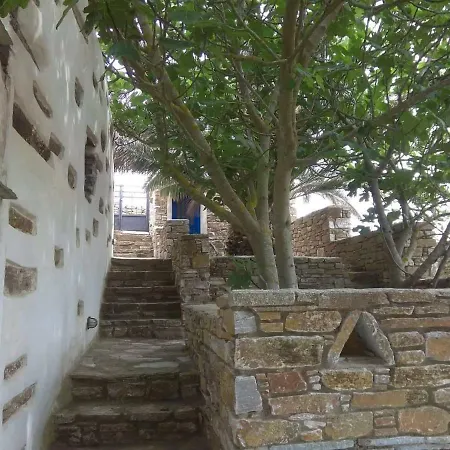 Traditional Stone House - Tarabados Tinos Apartment