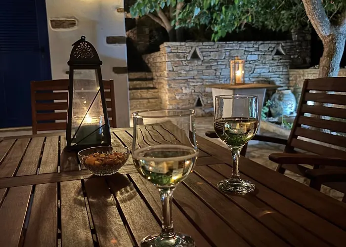 Traditional Stone House - Tarabados Tinos Kámbos