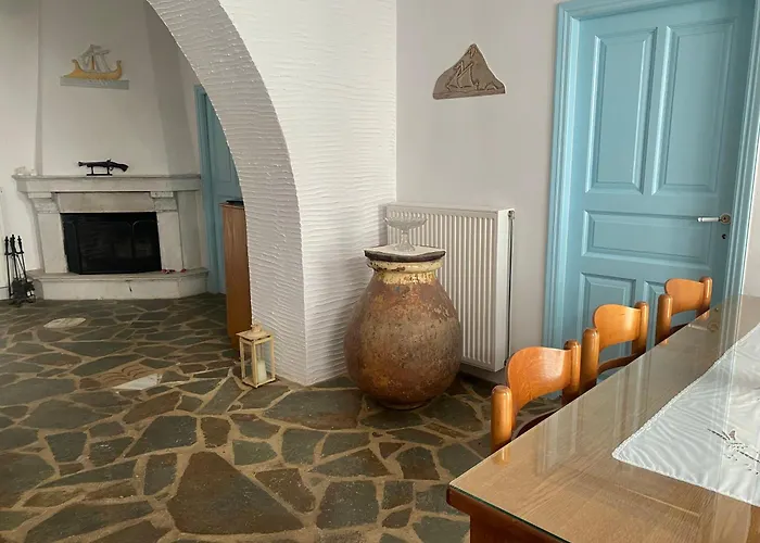 Traditional Stone House - Tarabados Tinos Kámbos