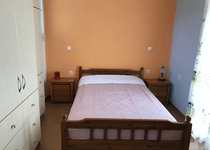 Traditional Stone House - Tarabados Tinos Apartament Kámbos